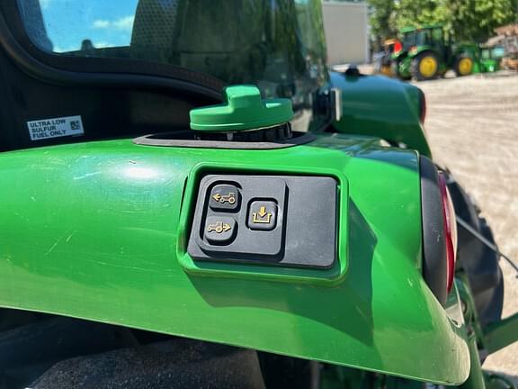 Image of John Deere 4044R equipment image 4
