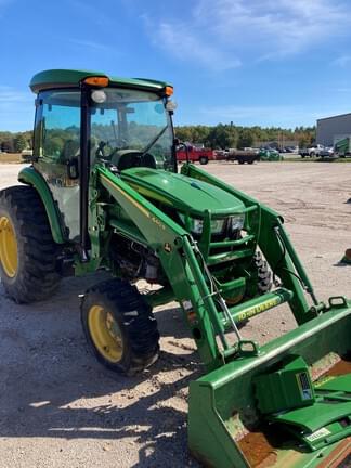 Image of John Deere 4044R equipment image 1