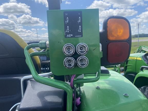 Image of John Deere 4044R equipment image 4