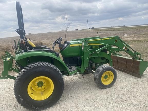 Image of John Deere 4044R equipment image 1