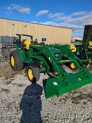 Image of John Deere 4044R equipment image 2