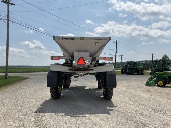 Image of John Deere R4045 equipment image 4