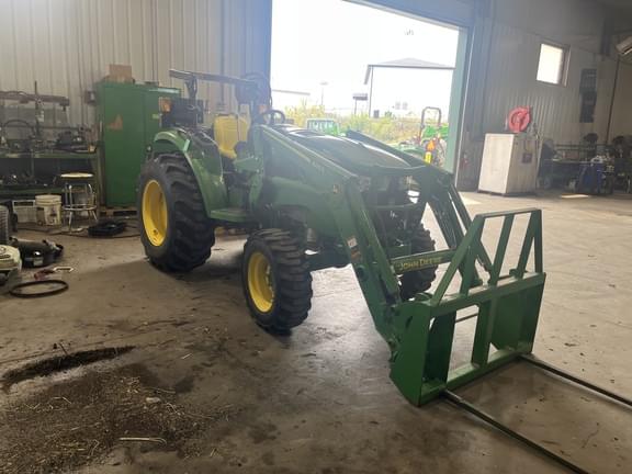 Image of John Deere 4052M equipment image 1