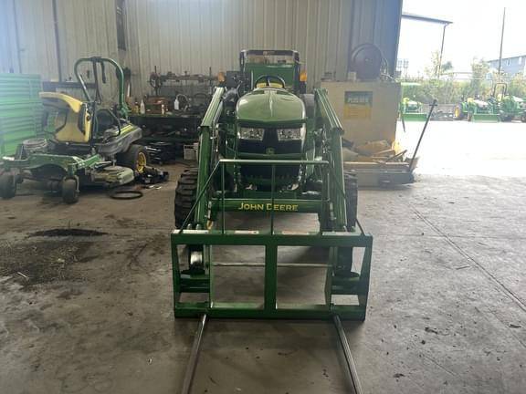 Image of John Deere 4052M equipment image 3