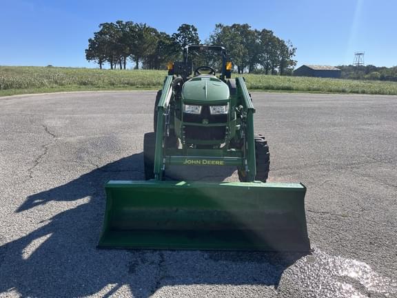 Image of John Deere 4052M equipment image 3