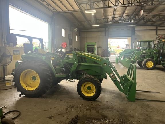 Image of John Deere 4052M equipment image 2