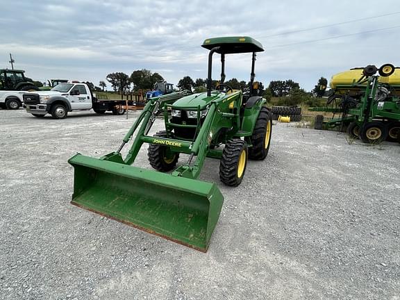 Image of John Deere 4052M equipment image 2