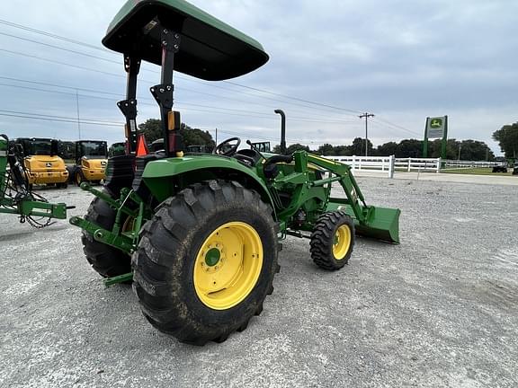 Image of John Deere 4052M equipment image 4