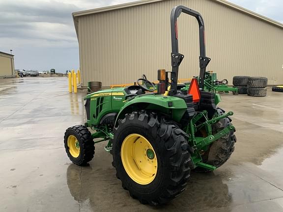 Image of John Deere 4052M equipment image 4