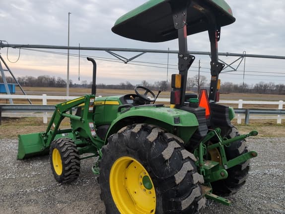Image of John Deere 4052M equipment image 3