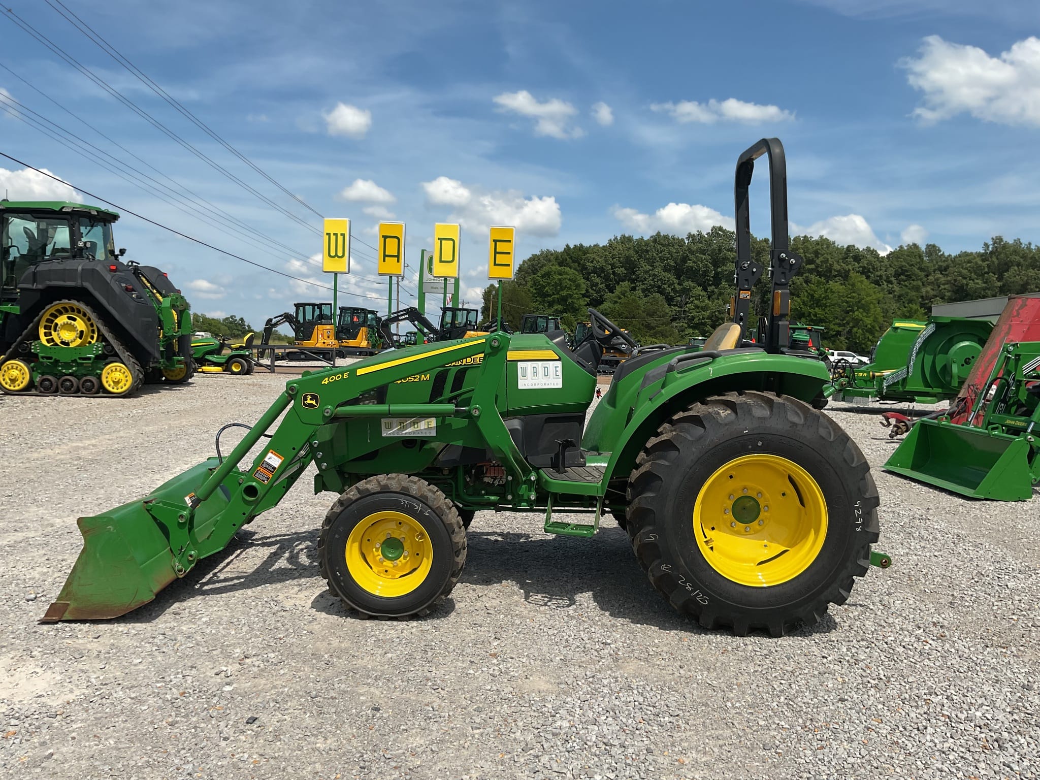 2021 John Deere 4052M Equipment Image0