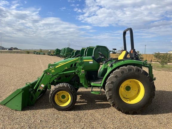Main image John Deere 4052M