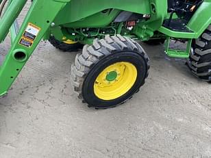 Main image John Deere 4052M 29