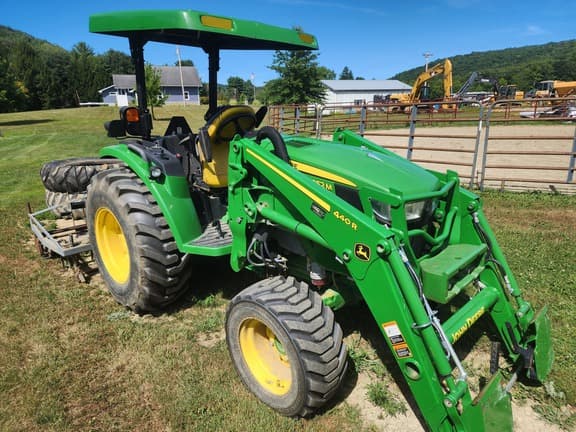 Image of John Deere 4052M Primary image