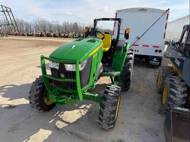 Image of John Deere 4052M equipment image 3