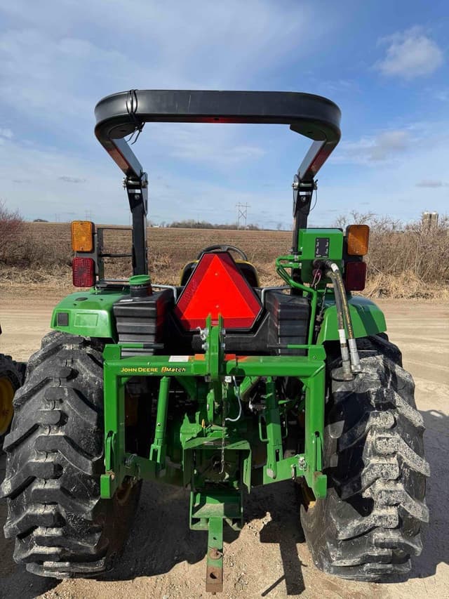 Image of John Deere 4052M equipment image 4