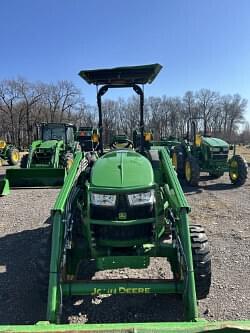 Image of John Deere 4052M equipment image 4