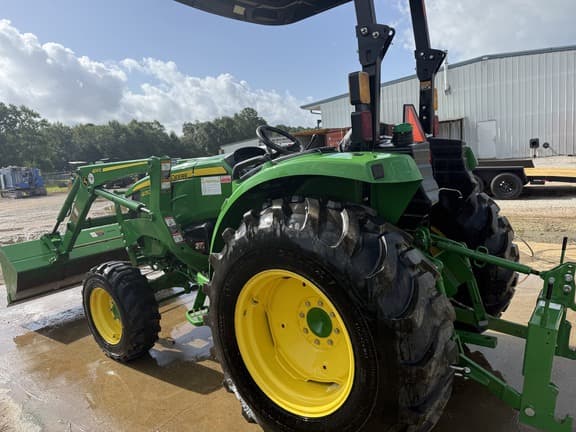 Image of John Deere 4052M equipment image 3