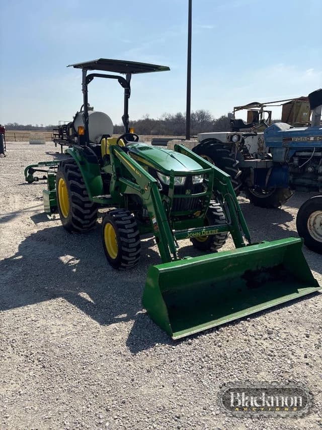 Image of John Deere 4052M equipment image 3
