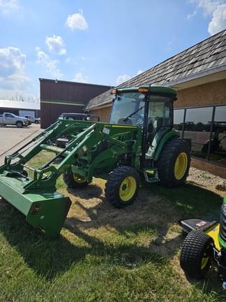 Image of John Deere 4052R equipment image 2