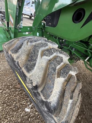 Image of John Deere 4052R equipment image 3