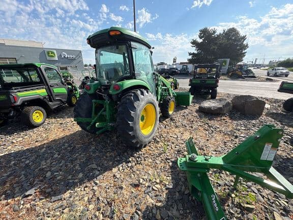 Image of John Deere 4052R equipment image 3