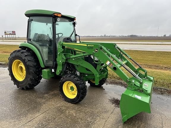 Image of John Deere 4052R equipment image 1