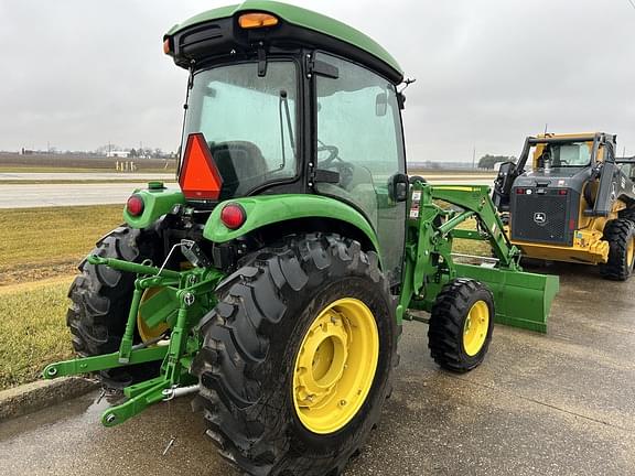 Image of John Deere 4052R equipment image 2