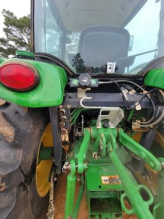 Image of John Deere 4052R equipment image 4