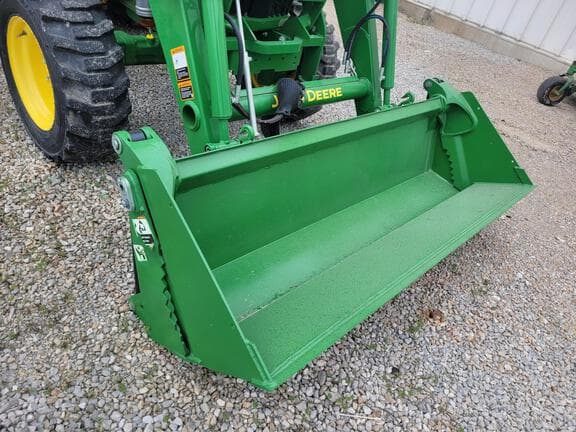 Image of John Deere 4052R equipment image 3