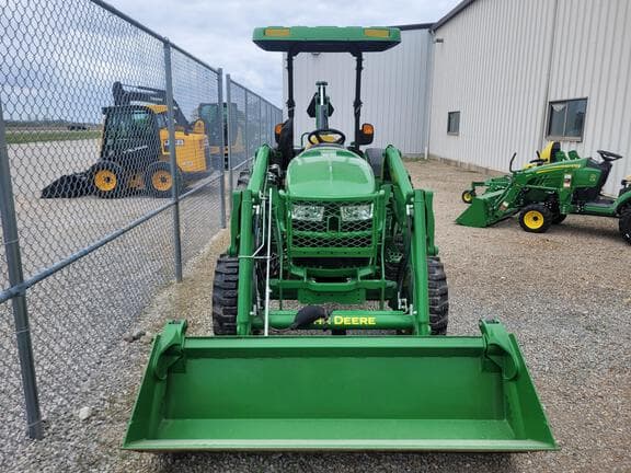 Image of John Deere 4052R equipment image 1