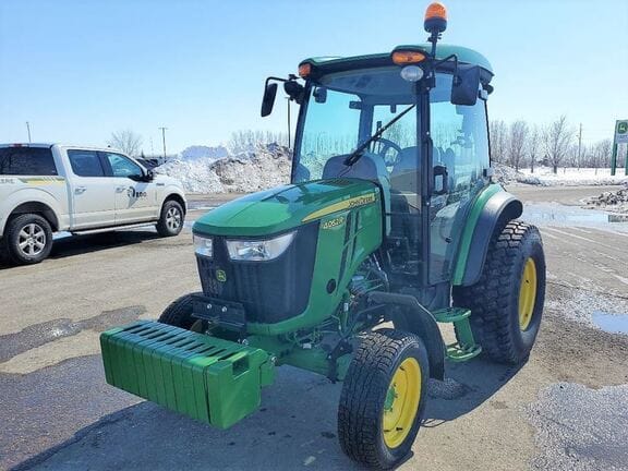 Main image John Deere 4052R
