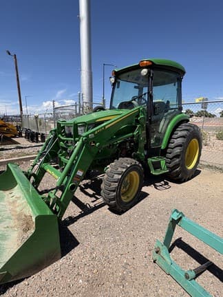 Image of John Deere 4052R equipment image 1