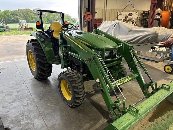 Image of John Deere 4052R Primary image