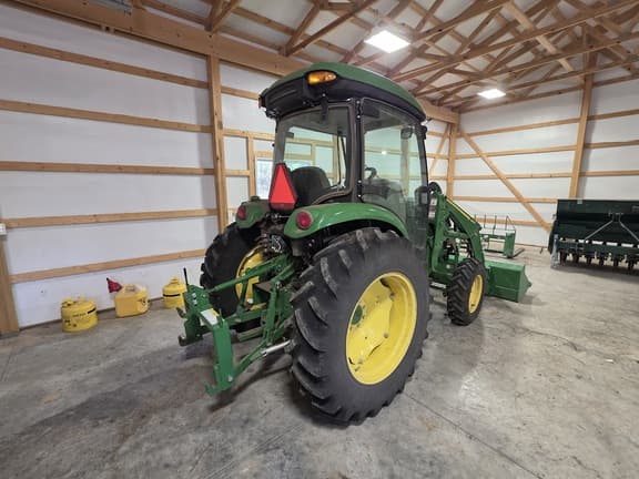 Image of John Deere 4052R equipment image 1