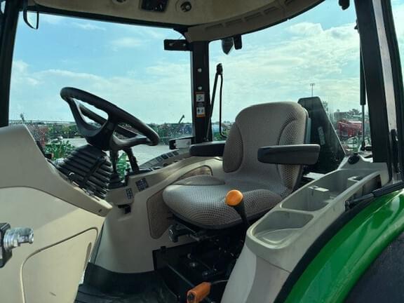 Image of John Deere 4052R equipment image 3