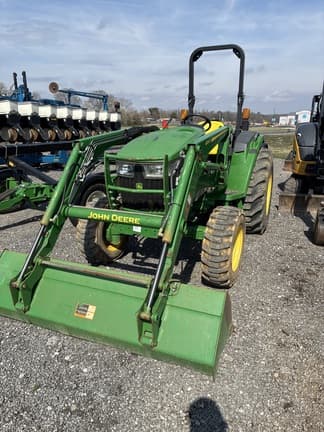 Image of John Deere 4066M equipment image 2