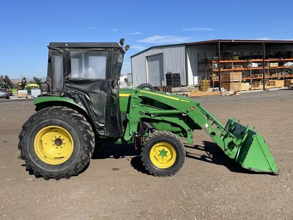 Image of John Deere 4066M equipment image 3