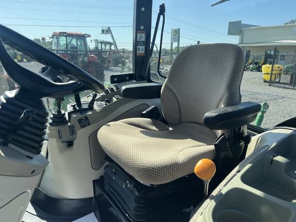 Image of John Deere 4066R equipment image 4