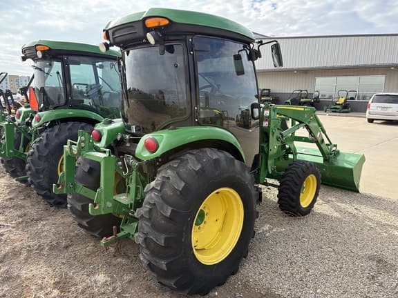 Image of John Deere 4066R equipment image 3