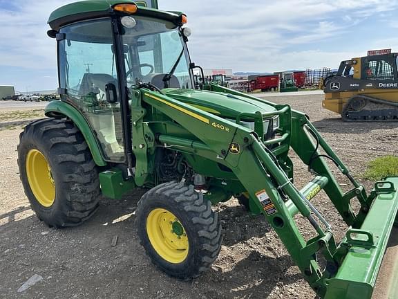 Image of John Deere 4066R equipment image 4