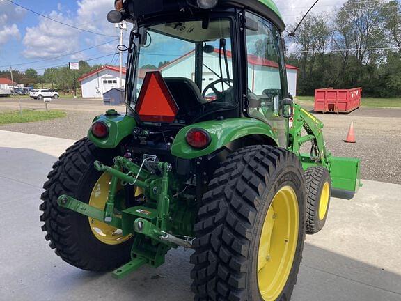 Image of John Deere 4066R equipment image 2