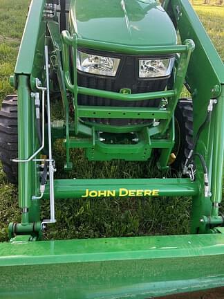 Image of John Deere 4066R equipment image 4