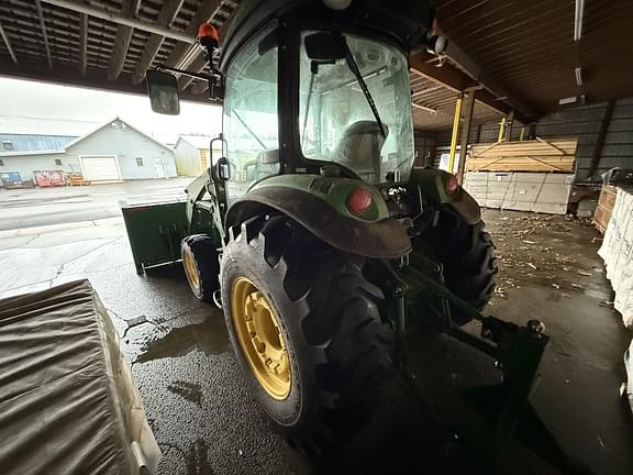 Image of John Deere 4066R equipment image 4