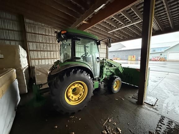 Image of John Deere 4066R equipment image 1