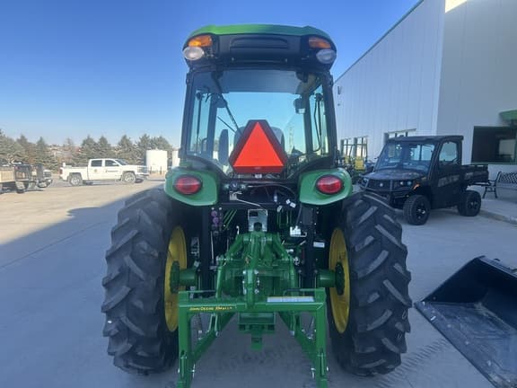 Image of John Deere 4066R equipment image 3