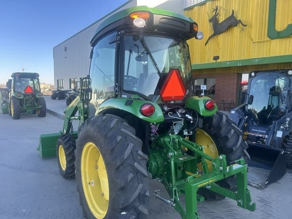 Image of John Deere 4066R equipment image 4