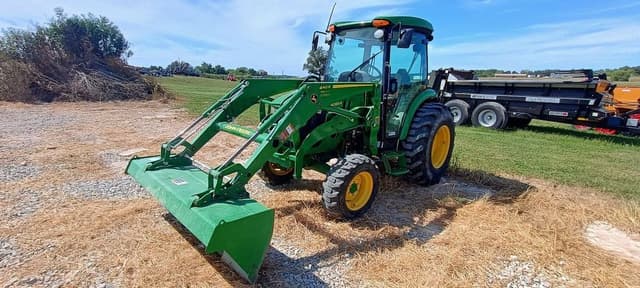 Image of John Deere 4066R equipment image 3