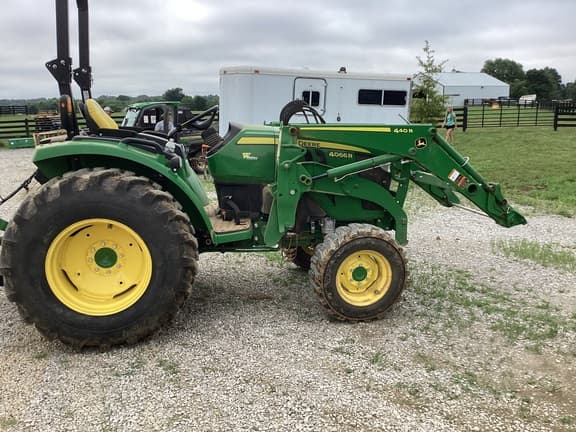 Image of John Deere 4066R equipment image 4