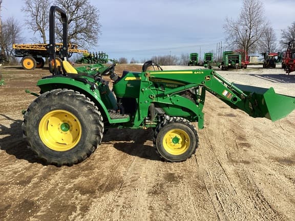 Image of John Deere 4066R equipment image 2